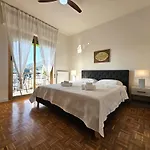 Private Parking And Pool - Mediterranean Horizon Ml