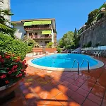 Private Parking And Pool - Mediterranean Horizon Ml דירה *