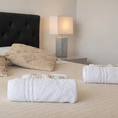 Private Parking And Pool - Mediterranean Horizon Ml Apartmán