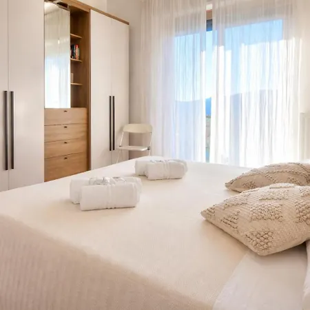 Private Parking And Pool - Mediterranean Horizon Ml Apartamento