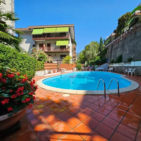 Private Parking And Pool - Mediterranean Horizon Ml Apartmán *